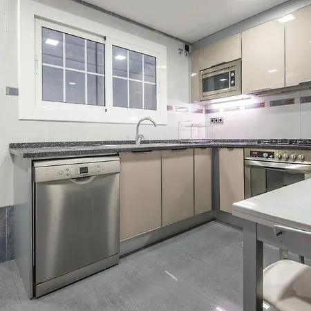 R114 Ca La Laura * Calafell